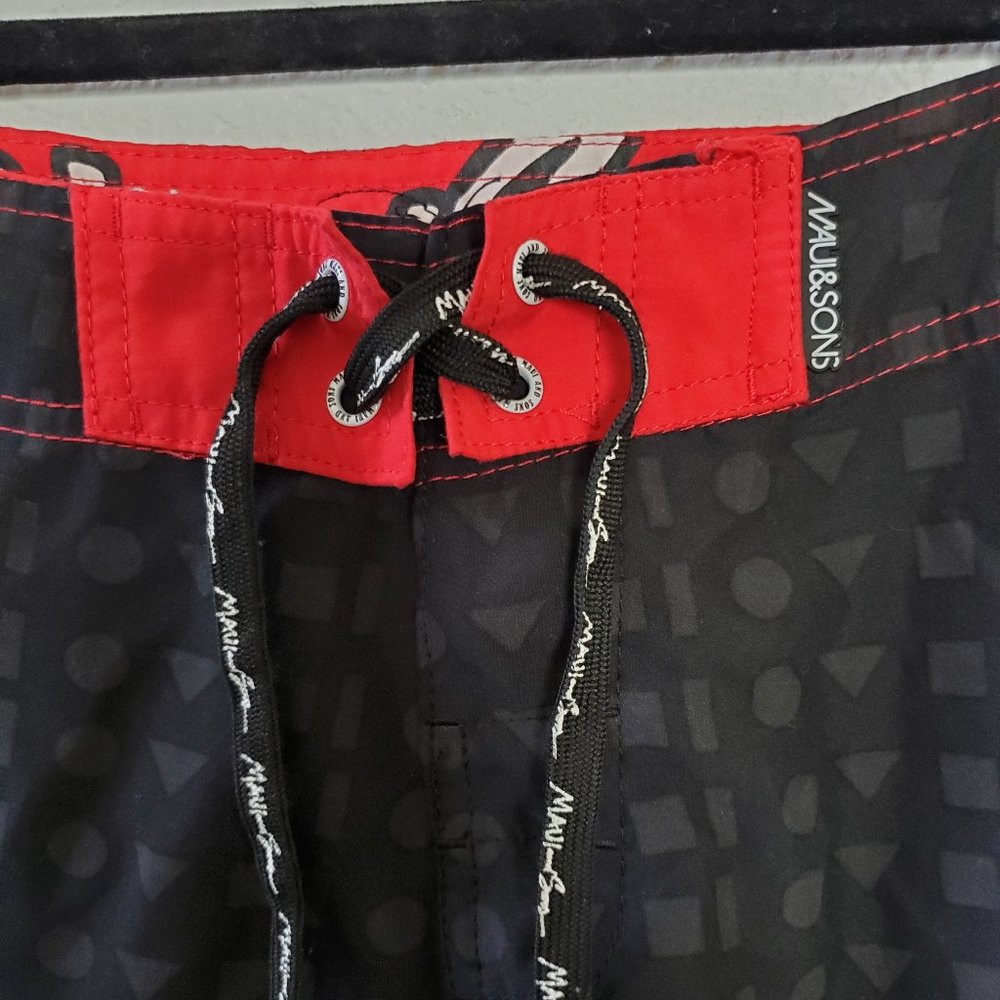 Maui and Sons Board Shorts - Picture 2 of 4